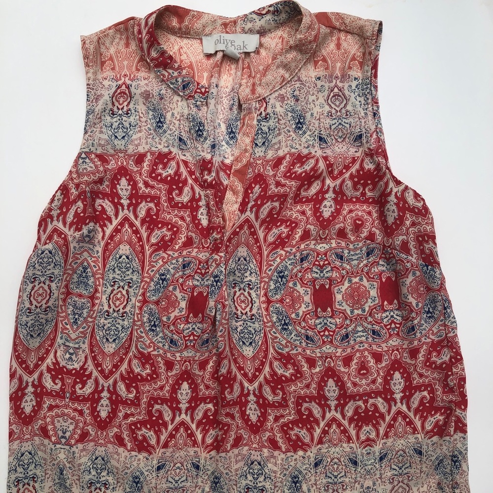Paisley floral Olive & Oak top